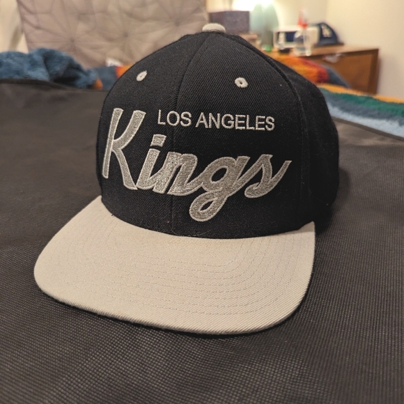 Mitchell and Ness Vintage LA Kings Hat - Picture 1 of 4